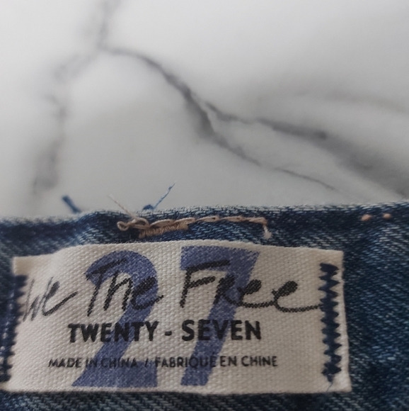 FREE People We The Free Baggy Tomboy Short Long Cut Off Denim Shorts size 27 NWT - Picture 3 of 9